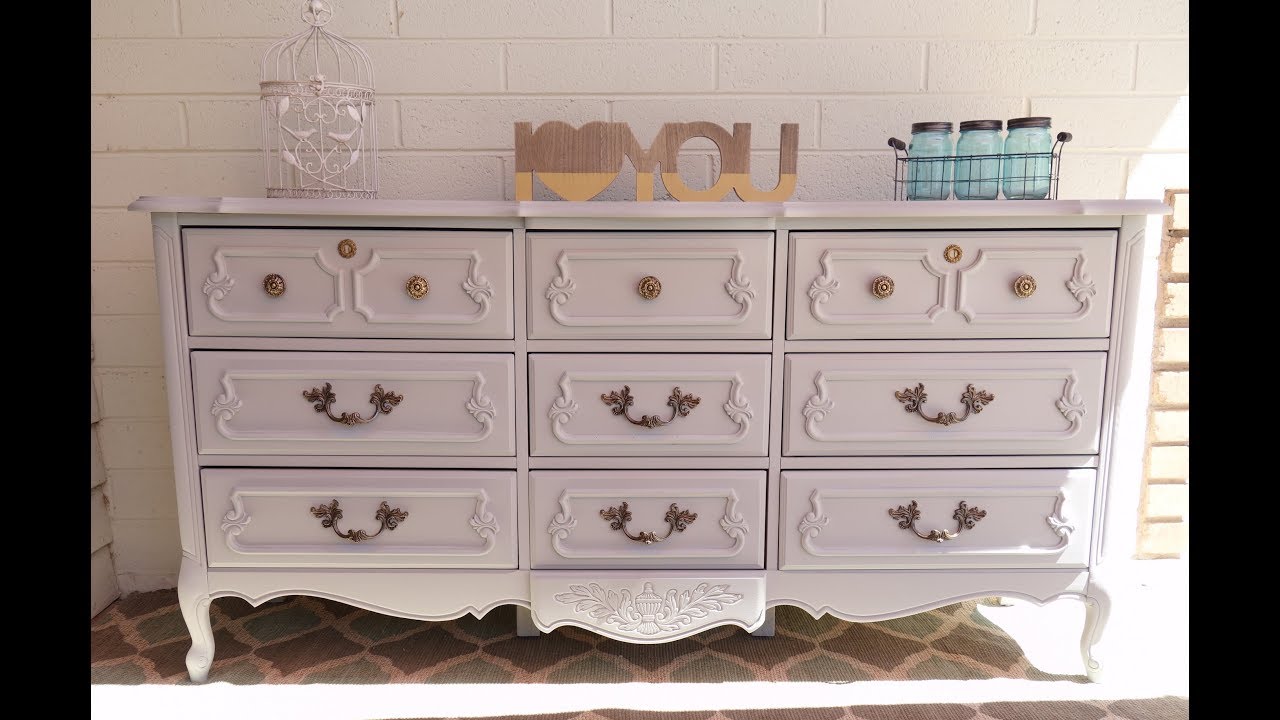 Do it yourself refurbishing and painting a 9 Drawer dresser driftwood