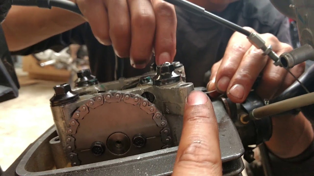 HONDA INVICTA 150 AJUSTE DE VALVULAS