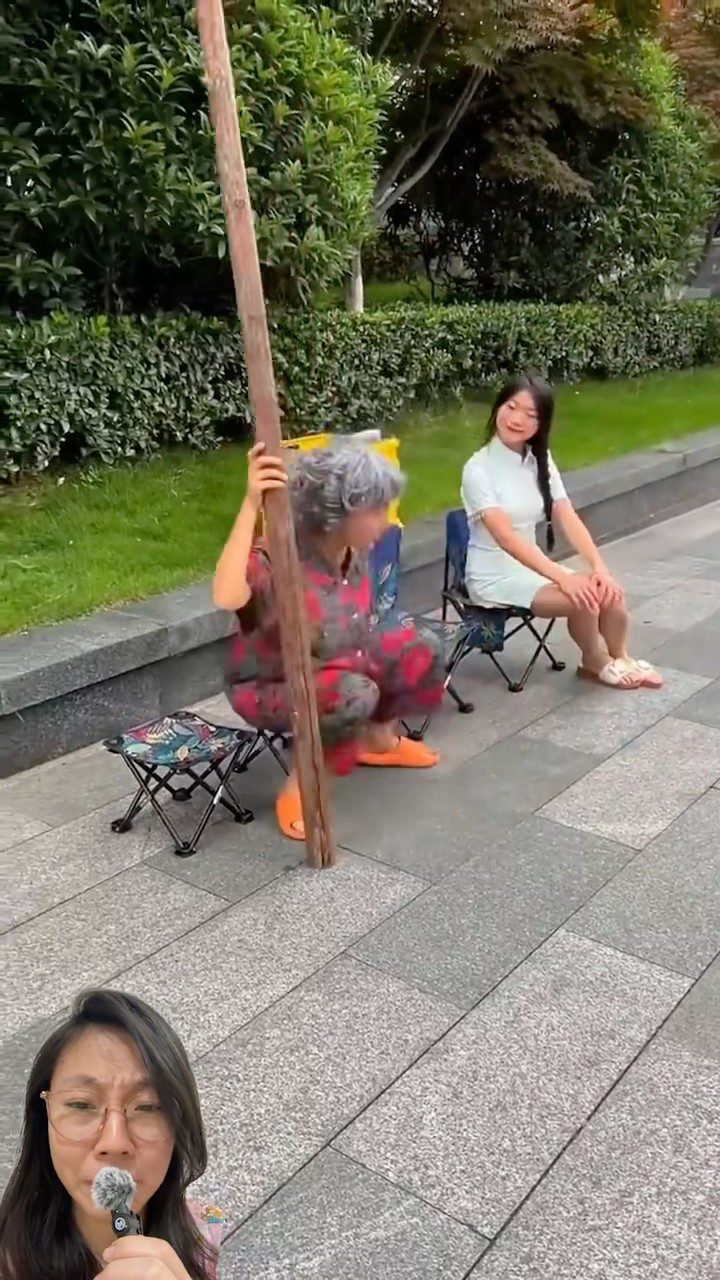 KURSI MINI BISA DIBAWA KEMANA SAJA ?