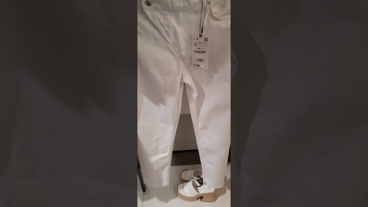 Zara. Jeans! super trends .Paris. 