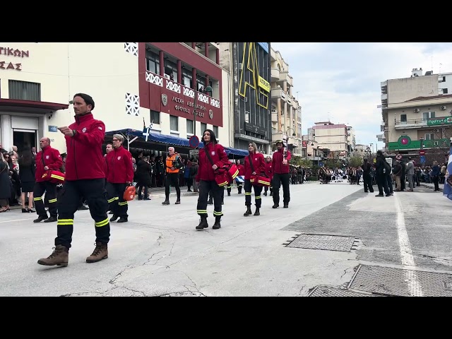 Η παρέλαση της 25ης Μαρτίου στη Λάρισα