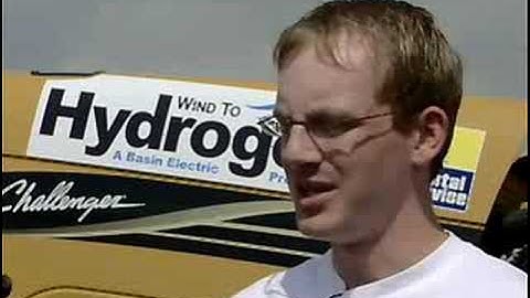 Tractor runs on hydrogen and diesel fuel