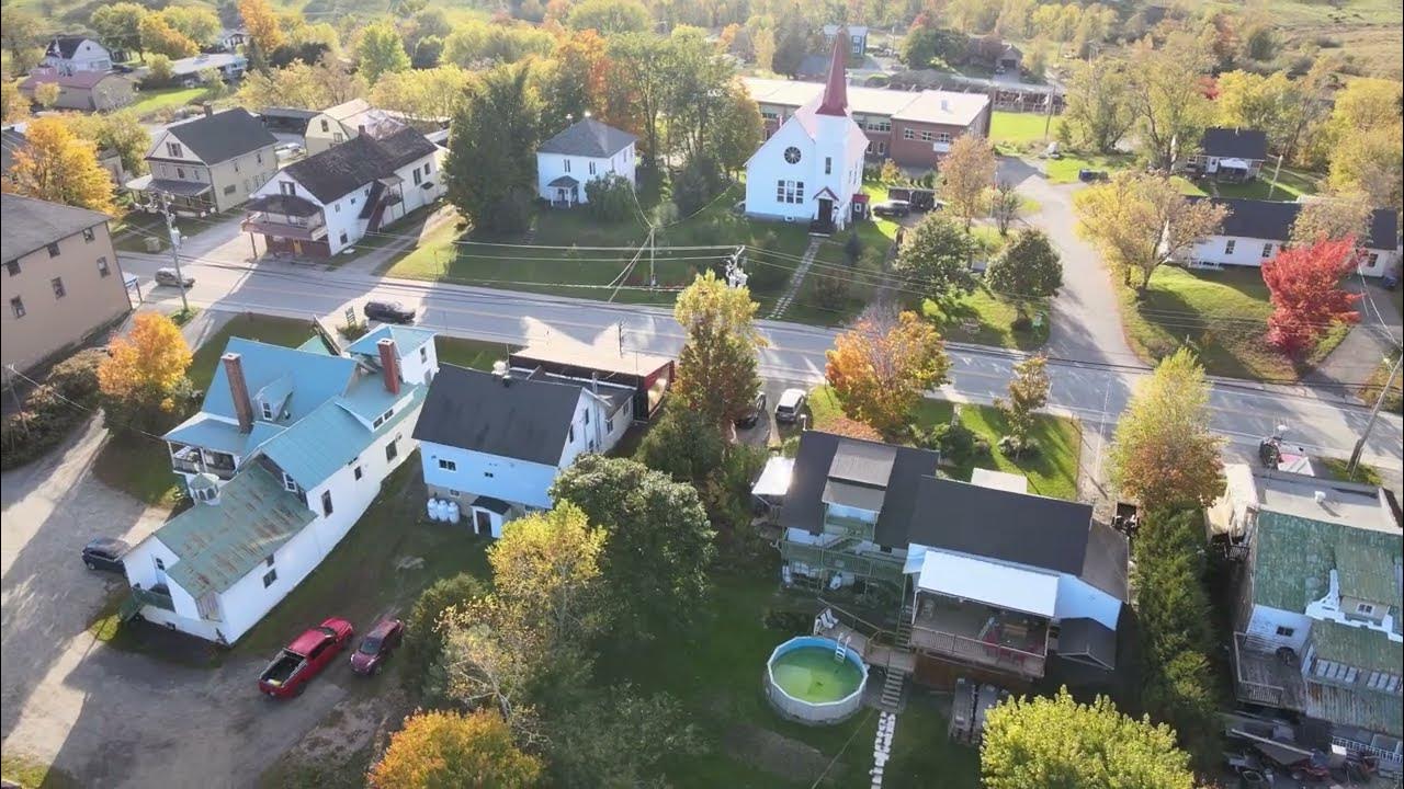 Église au toit rouge de Mansonville, QC YouTube