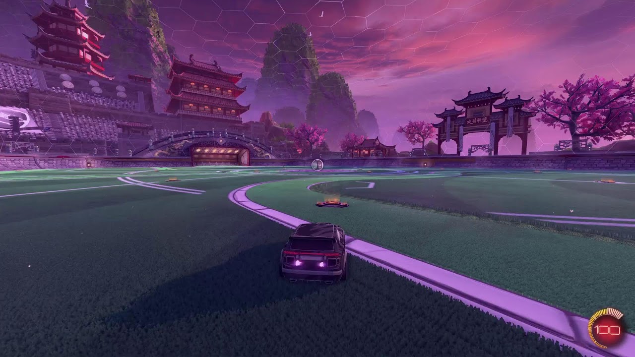 Rocket league (servers down playing freeplay) no mic😭