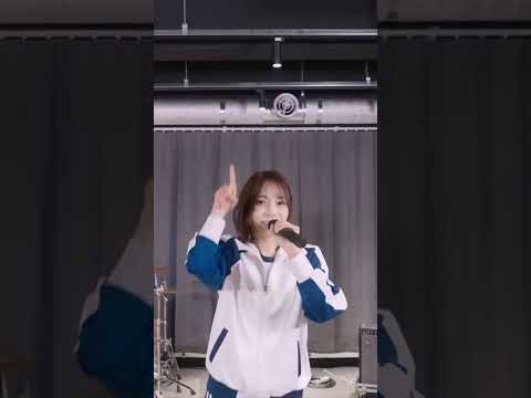 QWER '고민중독' 이시연 세로 영상 Band Practice | QWER Practice