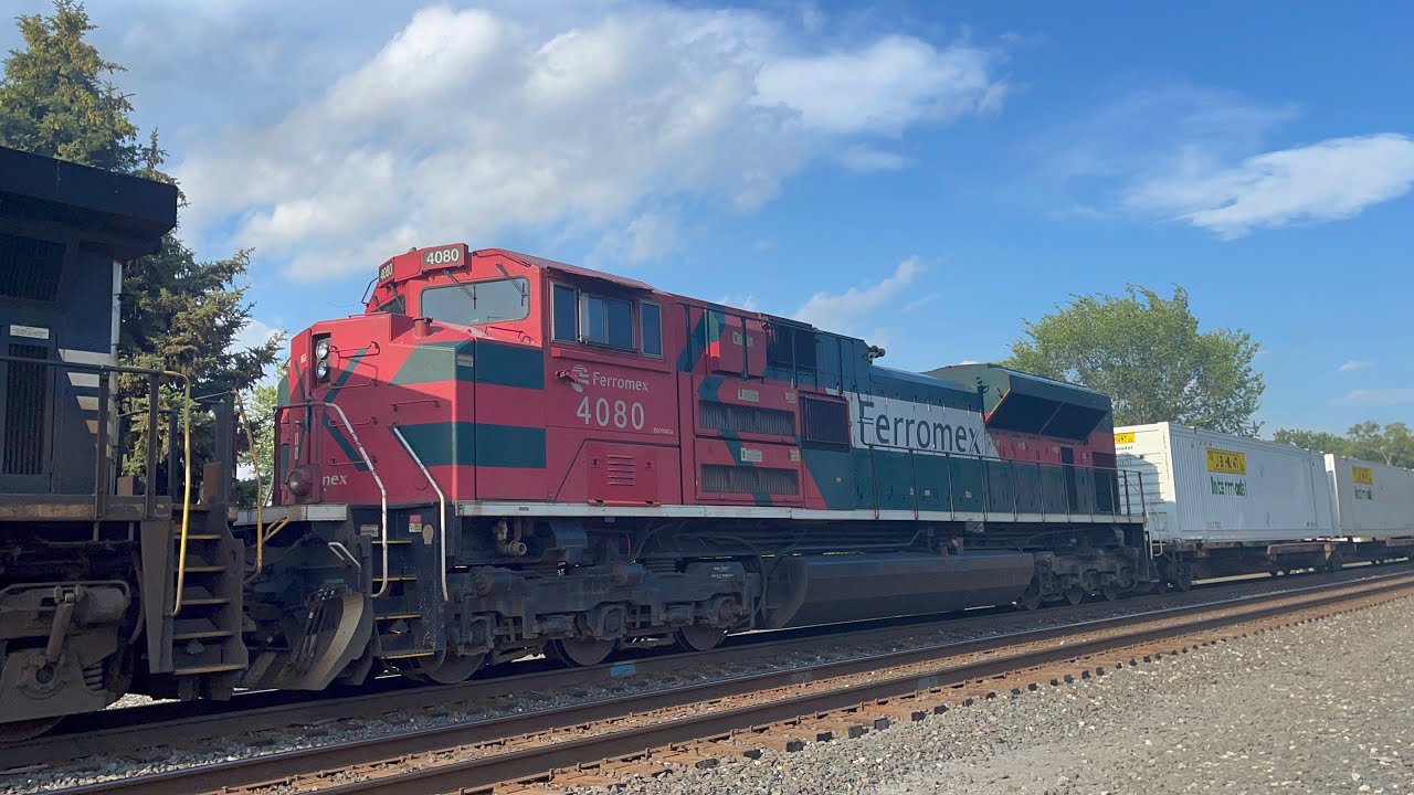 NS 205 with Ferromex 4080 trailing 2nd!