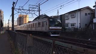 東京メトロ10000系各駅停車川越市行10両編成　鶴瀬駅付近通過(新木場発)