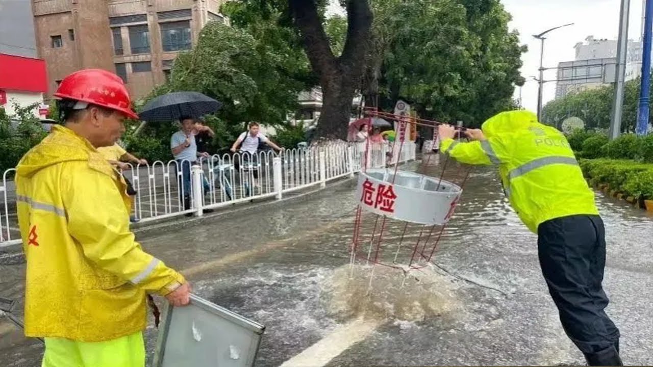 Best Tips Quickly Unclogging Drains Defeat Flooding Streets After Heavy ...