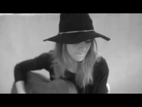 Complicado Video