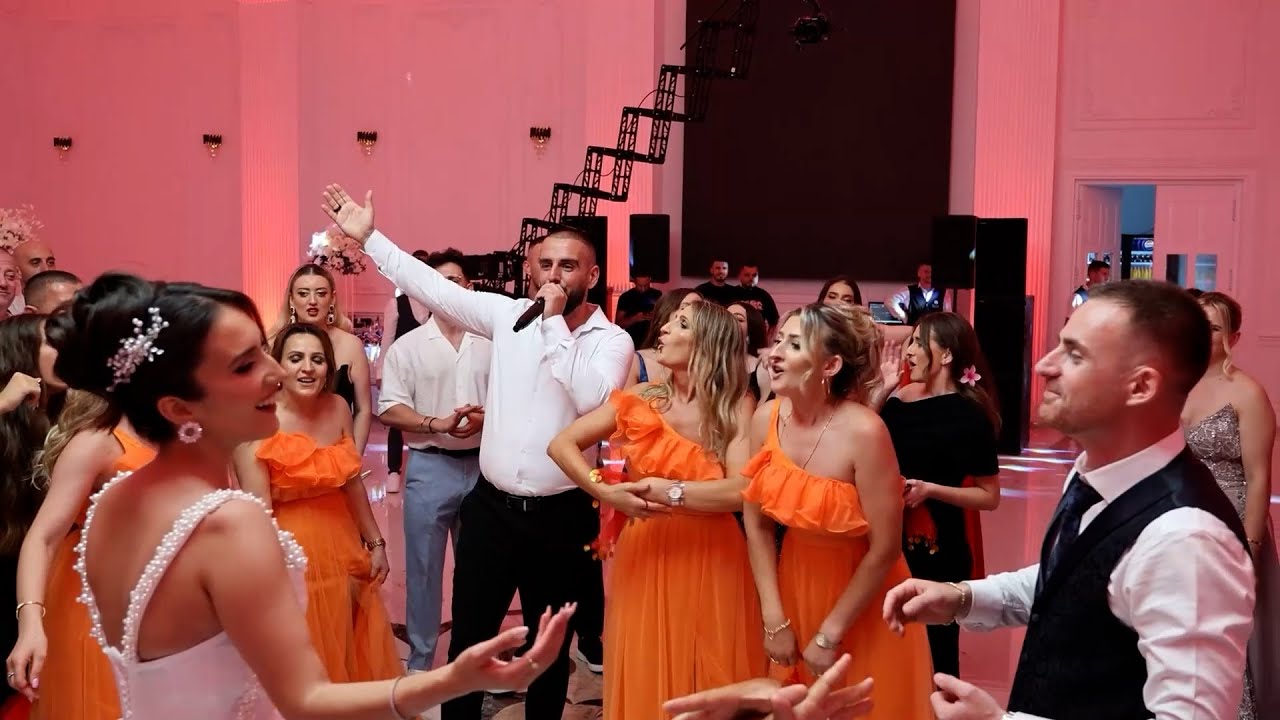 Gold AG - Motrat befasojnë vëllaun në dasëm