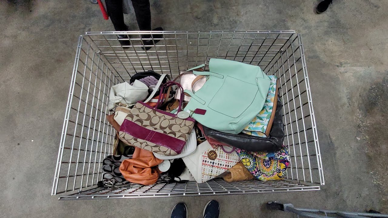 PURSE SUPERSTORE! GOODWILL! Thrift with me! 