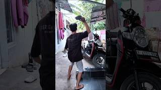 Ternyata dia yang abisin escreamnya 😔 Ternyata dia yang abisin escreamnya 😔