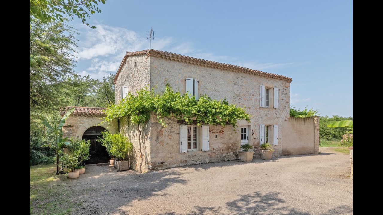 Domaine de 360 m² habitables sur 1ha de terrain