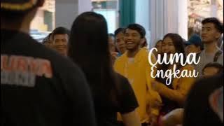 Story wa 30 detik Naif~ karena kamu cuma satu