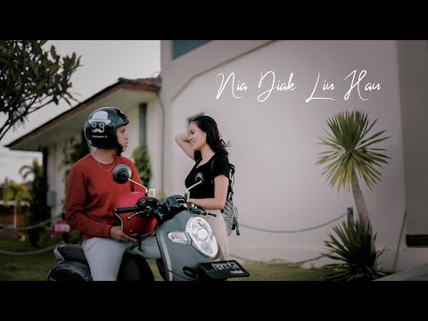 Nia Diak Liu Hau - OVID16 (Official Music Video)