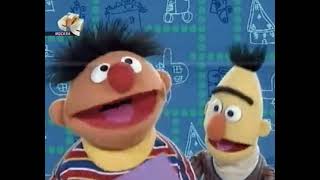 Play With Me Sesame Ernie Says Book - Russian
