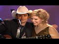 Capture de la vidéo Brad Paisley & Alison Krauss  ~ "Whiskey Lullaby"