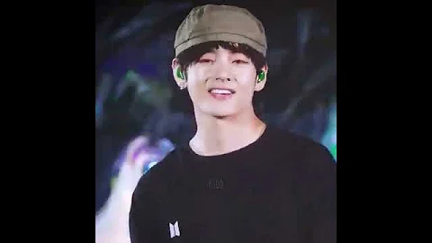 Jisoo smiled when V said something 😉😍 #jisoo #kimtaehyung #vsoo #taesoo