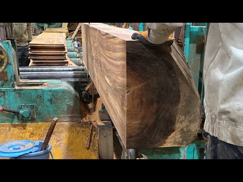 北杜市の杉を五分板に製材 - YouTube