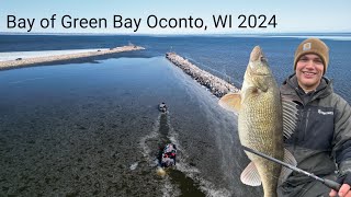 Busting ICE In Search Of Giant Green Bay Walleyes! (Early Spring February 2024!)