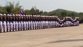 Военный парад ТАИЛАНДА. Танцующие морские пехотинцы. Военный парад ТАИЛАНДА. Танцующие морские пехотинцы.