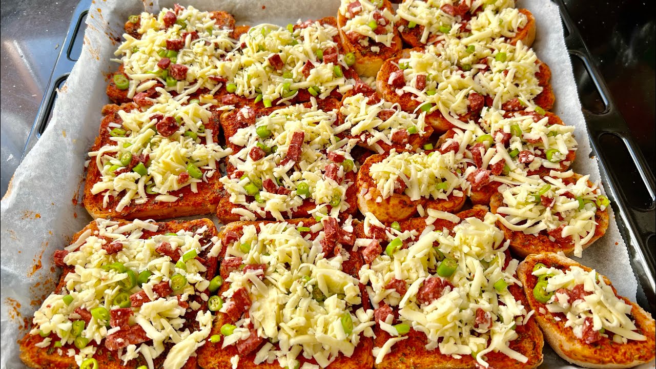 En Kolay Pizza Tarifi. Bayat Ekmekle Pizza Nasıl Yapılır ? KOLAY KAHVALTILIK TARİFLER En Kolay Pizza Tarifi. Bayat Ekmekle Pizza Nasıl Yapılır ? KOLAY KAHVALTILIK TARİFLER
