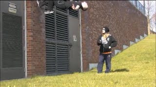Three Step Wallflip : Freerun Moment : Devin Stavert
