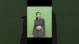 Onu Bunu Boş Verin Jennni̇e Ingilizce Konuşurken Asmi Diyo