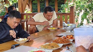 Sarapan pagi di kebun teh Jamus Ngawi