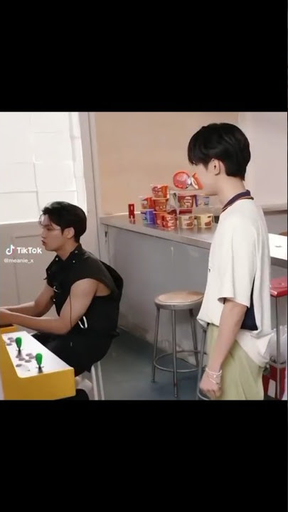 wonwoo not leaving mingyu’s side like as always🥹 #wonwoo #mingyu #meanie #minwon #seventeen #svt