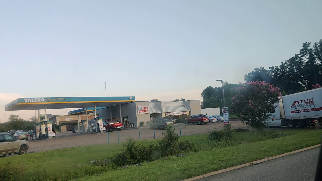 Artur Express .. going wrong way turning to quick at intersection