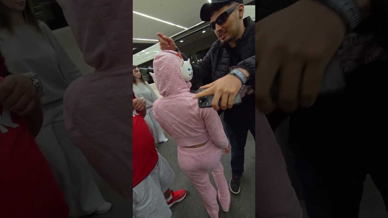 Watch #YeriMUA La Reina del Reggaetón Mexa si se da tiempo de atender a sus fans a su llegada a Tijuana. on YouTube Watch #YeriMUA La Reina del Reggaetón Mexa si se da tiempo de atender a sus fans a su llegada a Tijuana. on YouTube
