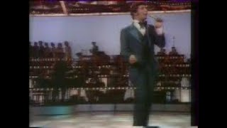 TOM JONES CAN'T TURN YOU LOOSE