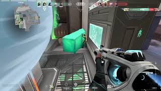 Valorant Oynuyorum. Evet Kolum Yok Nerden Anladın