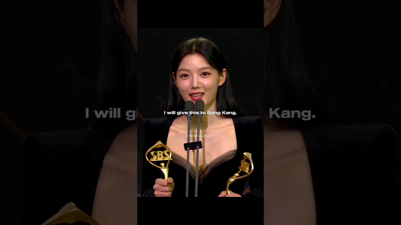 Song Kang and Kim Yoo-jung win Best Couple Award #songkang #kimyoojung #awards #kdrama