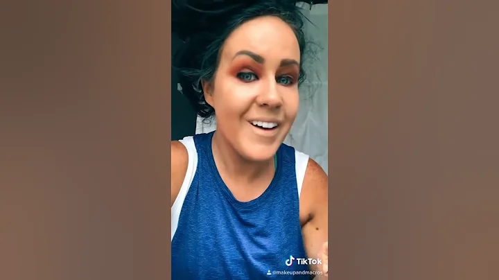 Chelsea Houska makeup