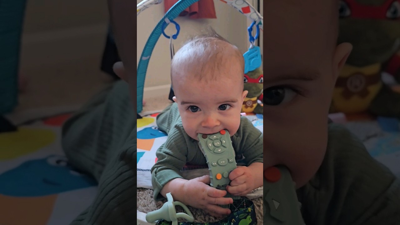 👼Teething Baby: This adorable baby chews on everything! 