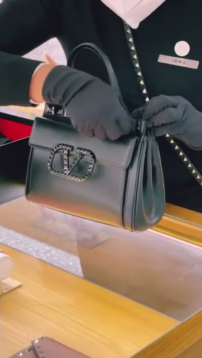 VALENTINO v sling bag, UNBOXING+what fits inside details video 