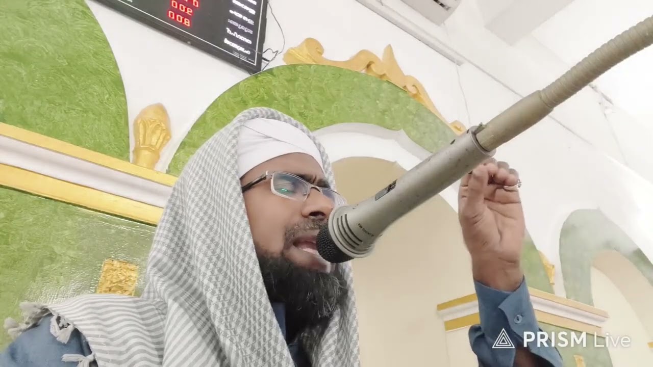 നോമ്പ് കളയുന്ന ചെറുപ്പക്കാർ