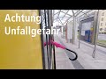 Vorsicht an der Straßenbahn-Tür – Das musst Du beachten!