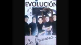 Video thumbnail of "EVOLUCIÓN    Amor a distancia"