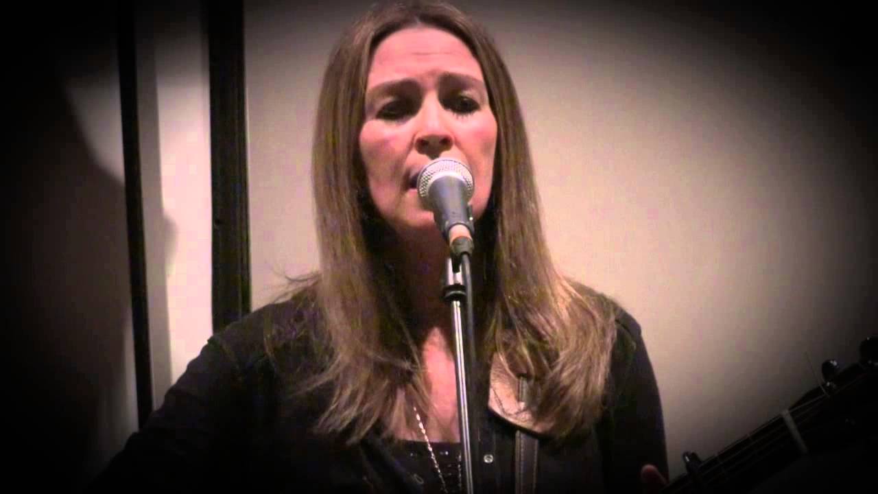 Guarda Suzanne Jarvie met het nummer 'Angel of Light' PuurWit Terheijden su YouTube Guarda Suzanne Jarvie met het nummer 'Angel of Light' PuurWit Terheijden su YouTube