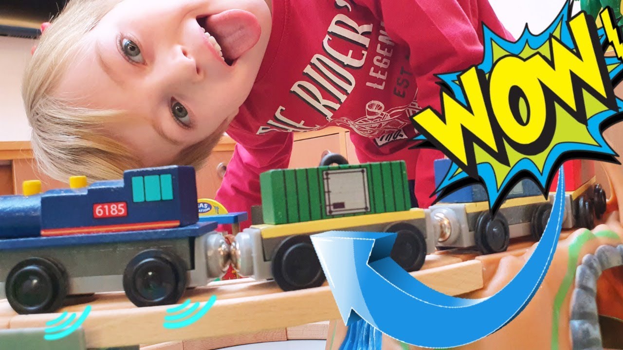 KidKraft French Kids frenchkidsofficieljouons avec table circuit et