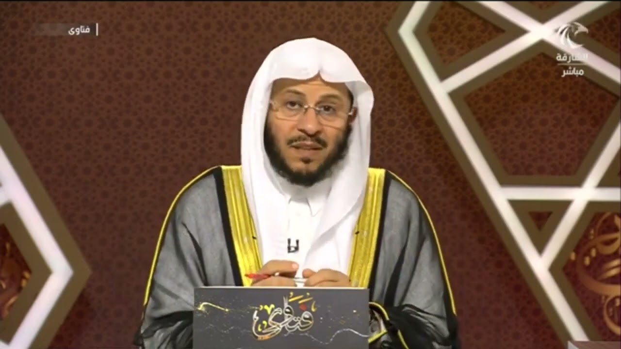 إذا شعر المحرم بالبرد الشديد فهل يغطي رأسه وبدنه بالبطانية؟ | الشيخ عزيز بن فرحان