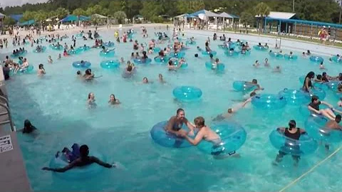 How No Swimmers Noticed Toddler Drowning At Crowded Water Park Wave Pool - DayDayNews