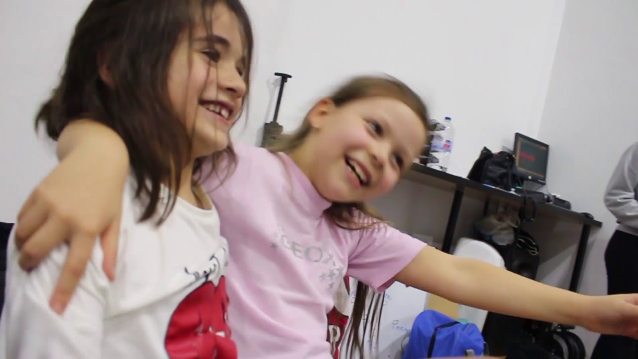 Felicitty - GRAVITTY Humans in Motion