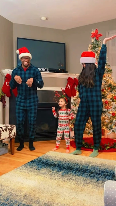 Winter Wonderland / Here Comes Santa Claus / Mashup Dance Trend ❤️ #dance #family #cute
