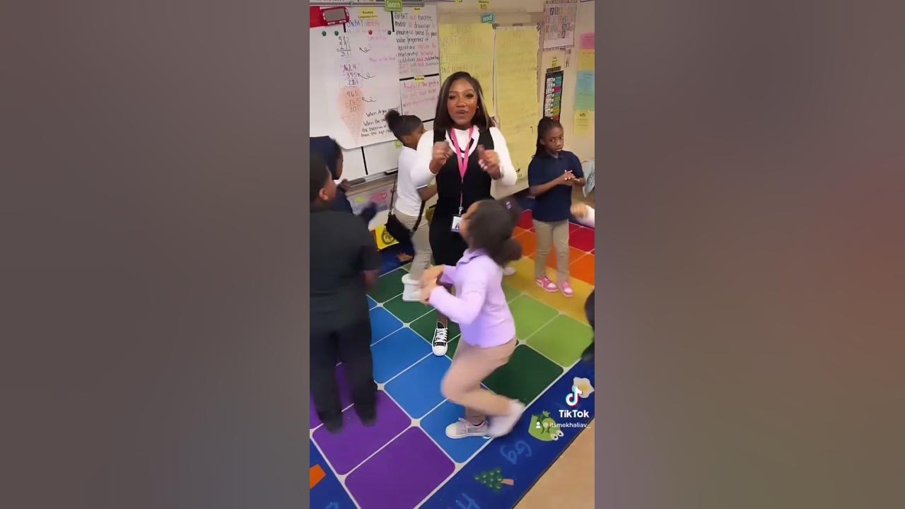 My 2nd graders forget who to tell when they have something to say… so we made this.. #viral 🤣🥰