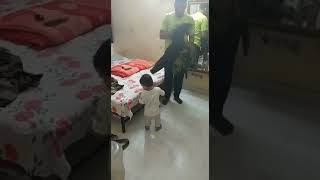 #Naughtyprince Kaise saman  aapne papa ko de reha hai💓💓