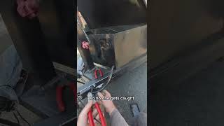 Quick troubleshoot and fix on a dump trailer.